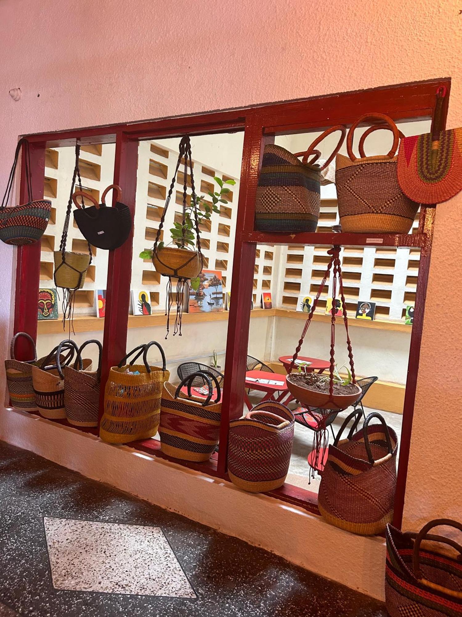 Tumi Hostel คูมาซี ภายนอก รูปภาพ